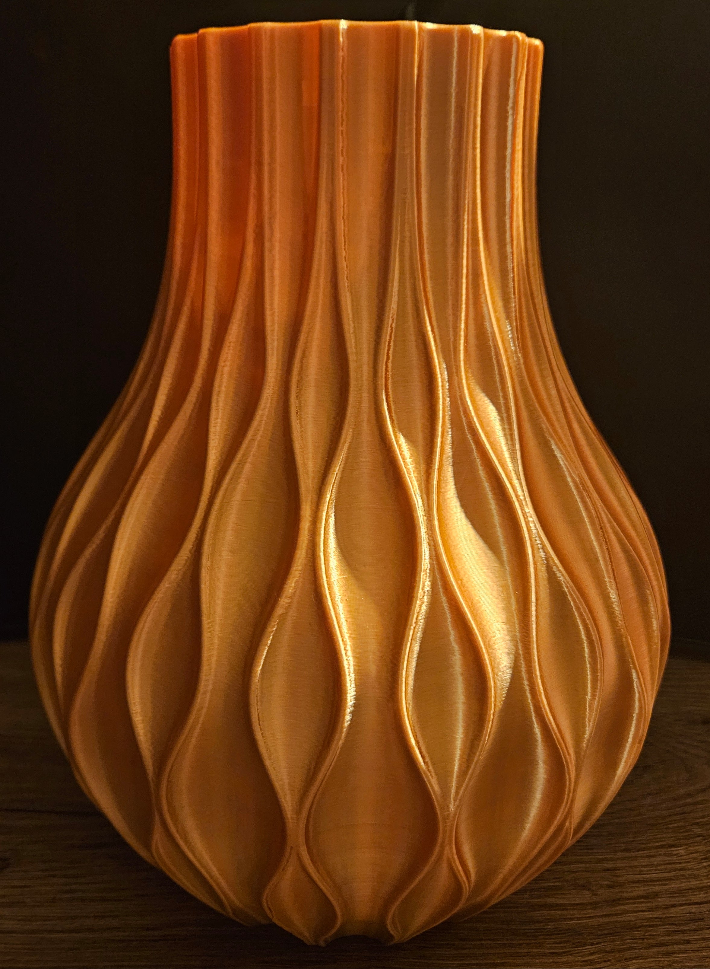Gold swirl vase
